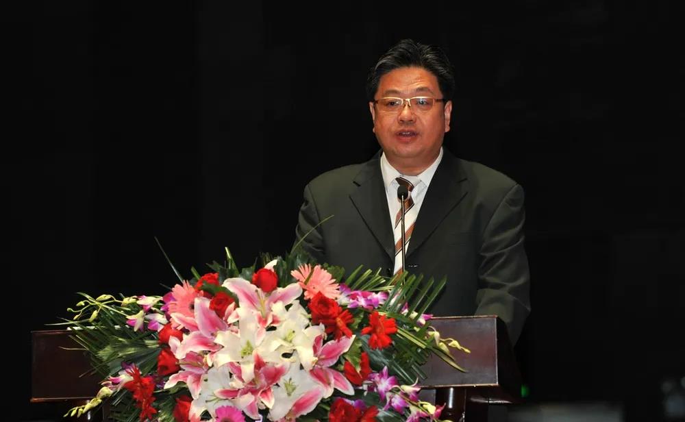 后,李永舫院士,孙世刚院士,欧阳明高院士,中国科学技术大学陈初升教授