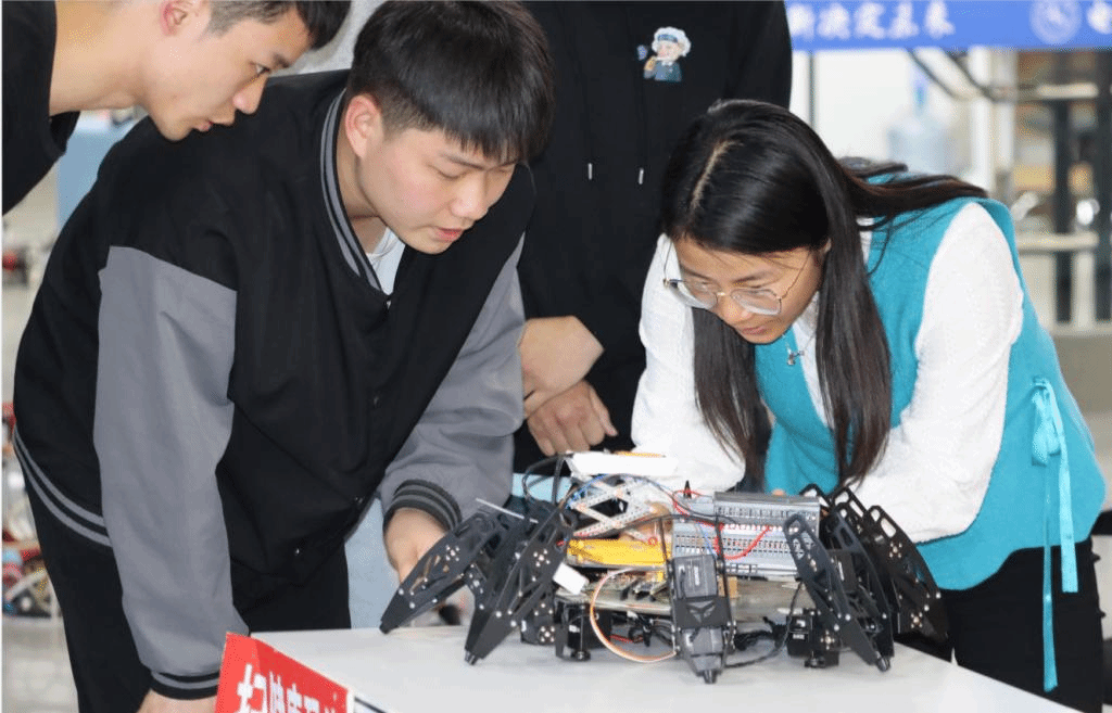 第十届全国大学生机械创新设计大赛贵州理工学院校赛决赛在创新创业
