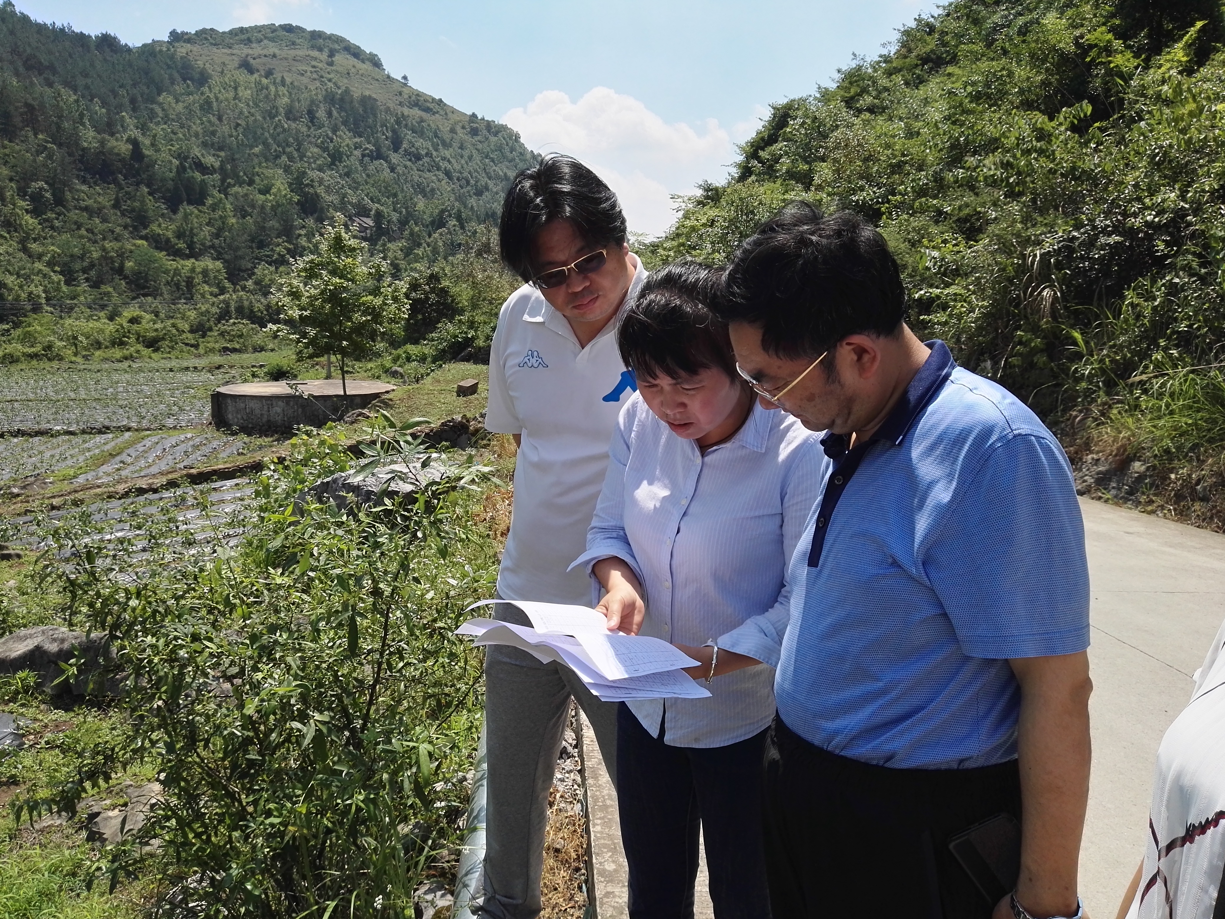 校领导带队前往平塘县卡蒲毛南族乡,者密镇调研校农合作