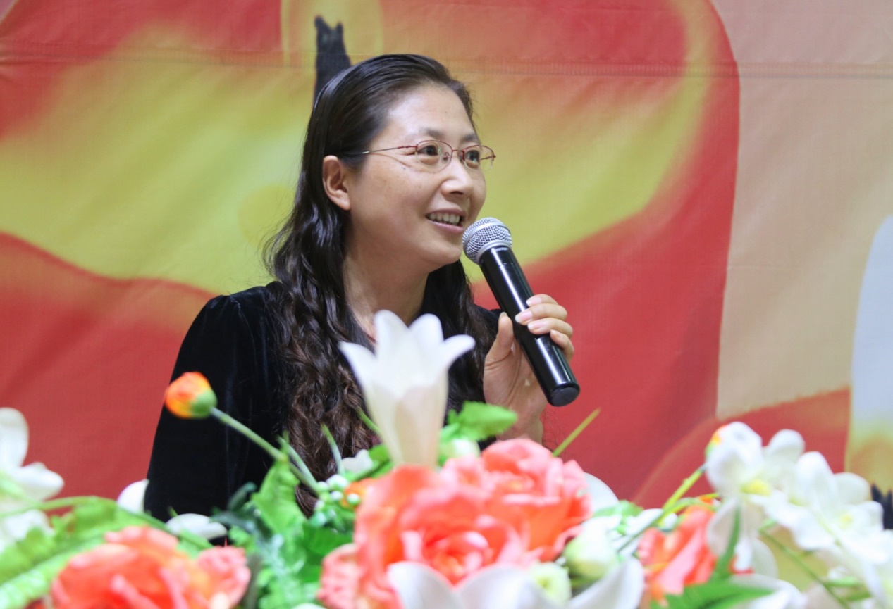 进行校园安全知识的讲解辅导员刘坤老师分享了他的学习经验举止文雅