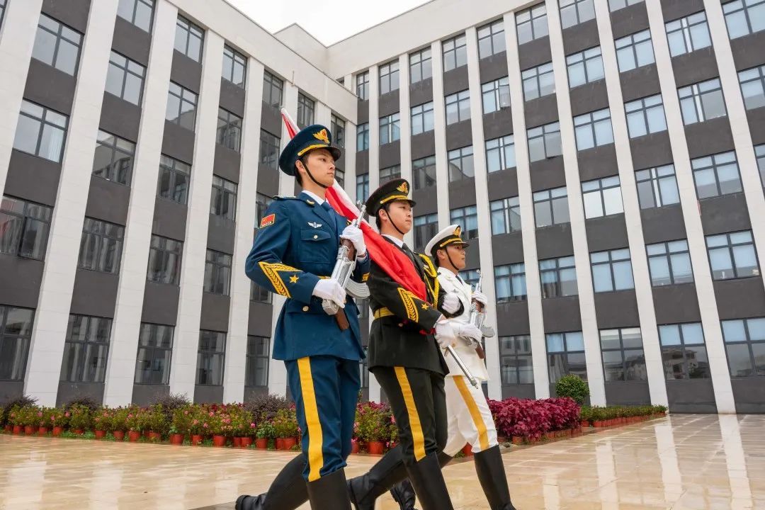 3-2.国旗班.jpg