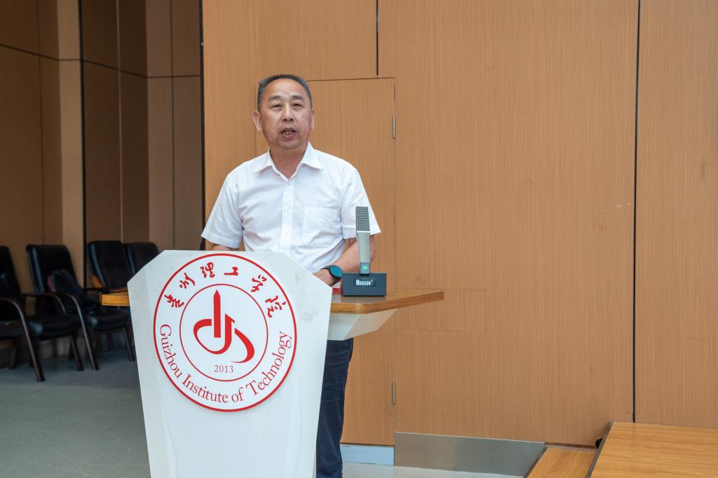 洋丰集团股份有限公司董事、湖北新洋丰矿业投资有限公司董事长赵大富讲话.jpg